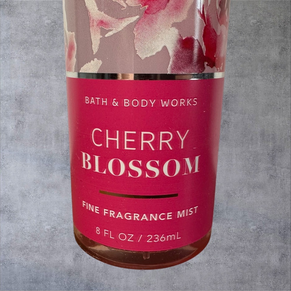 Bath & Body Works Cherry Blossom Fragrance Mist 8oz Pink Spray - Picture 2 of 4
